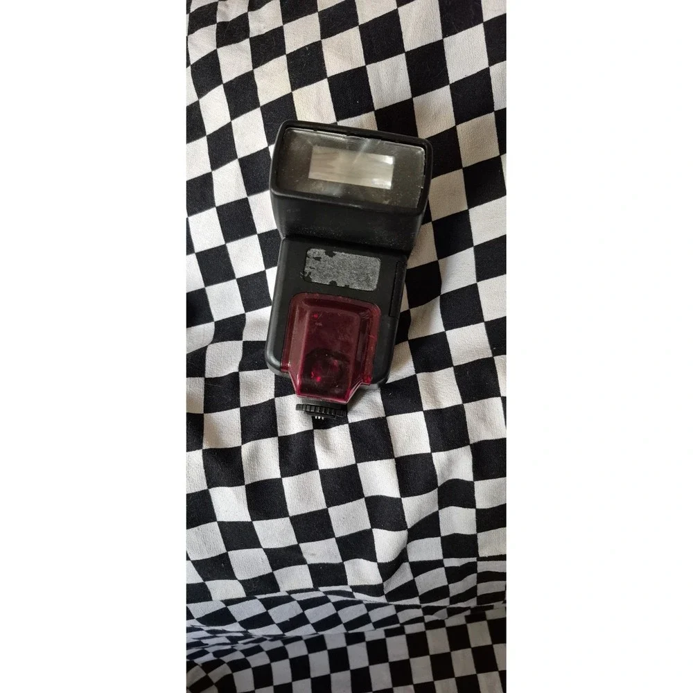 Canon Speedlite TTL Camera Flash – Red Sensor Window – Vintage Hot Shoe Flash